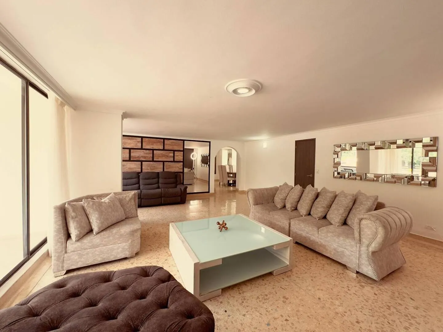 4Br 240 M Pool Next To El Tesoro Mall Medellín Apartamento