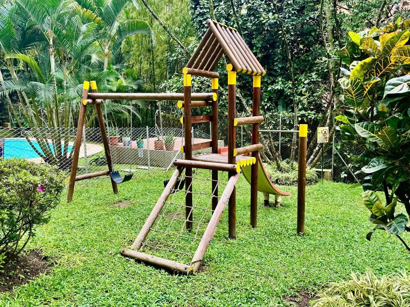 4Br 240 M Pool Next To El Tesoro Mall Medellín Apartmán