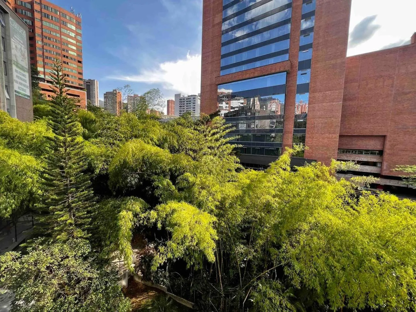 Apartamento 4Br 240 M Pool Next To El Tesoro Mall Medellín Colombia