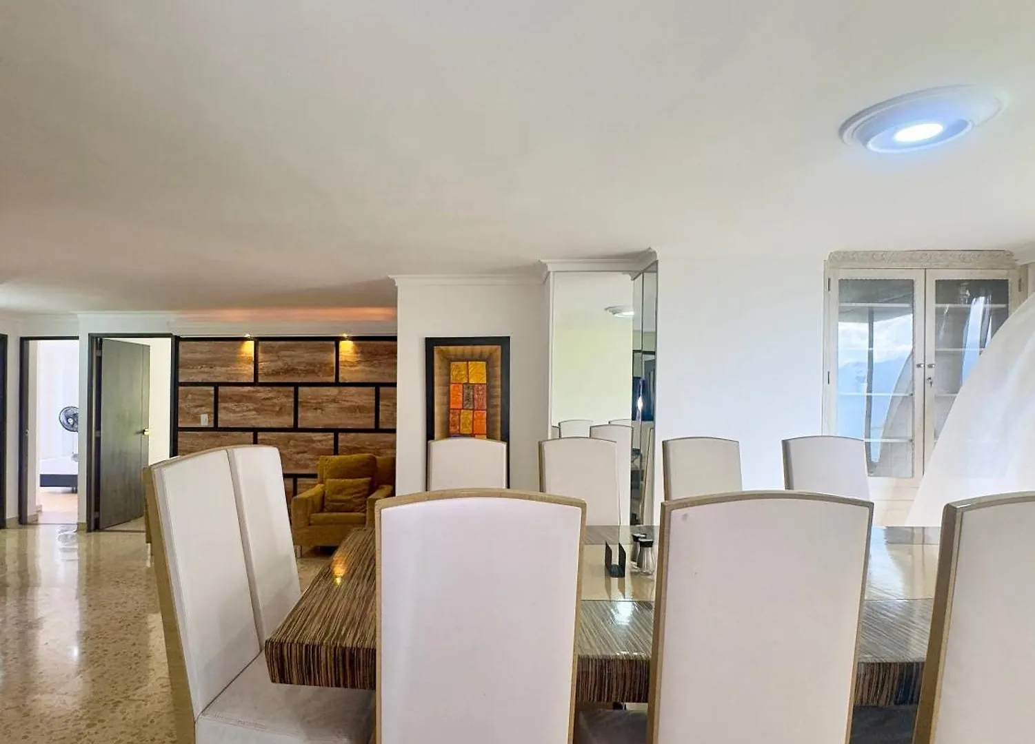 4Br 240 M Pool Next To El Tesoro Mall Medellín Apartamento