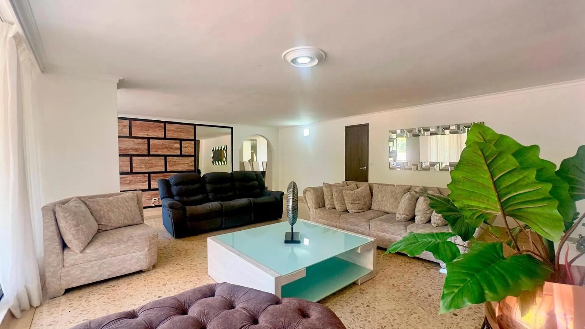 Apartamento 4Br 240 M Pool Next To El Tesoro Mall Medellín Colombia