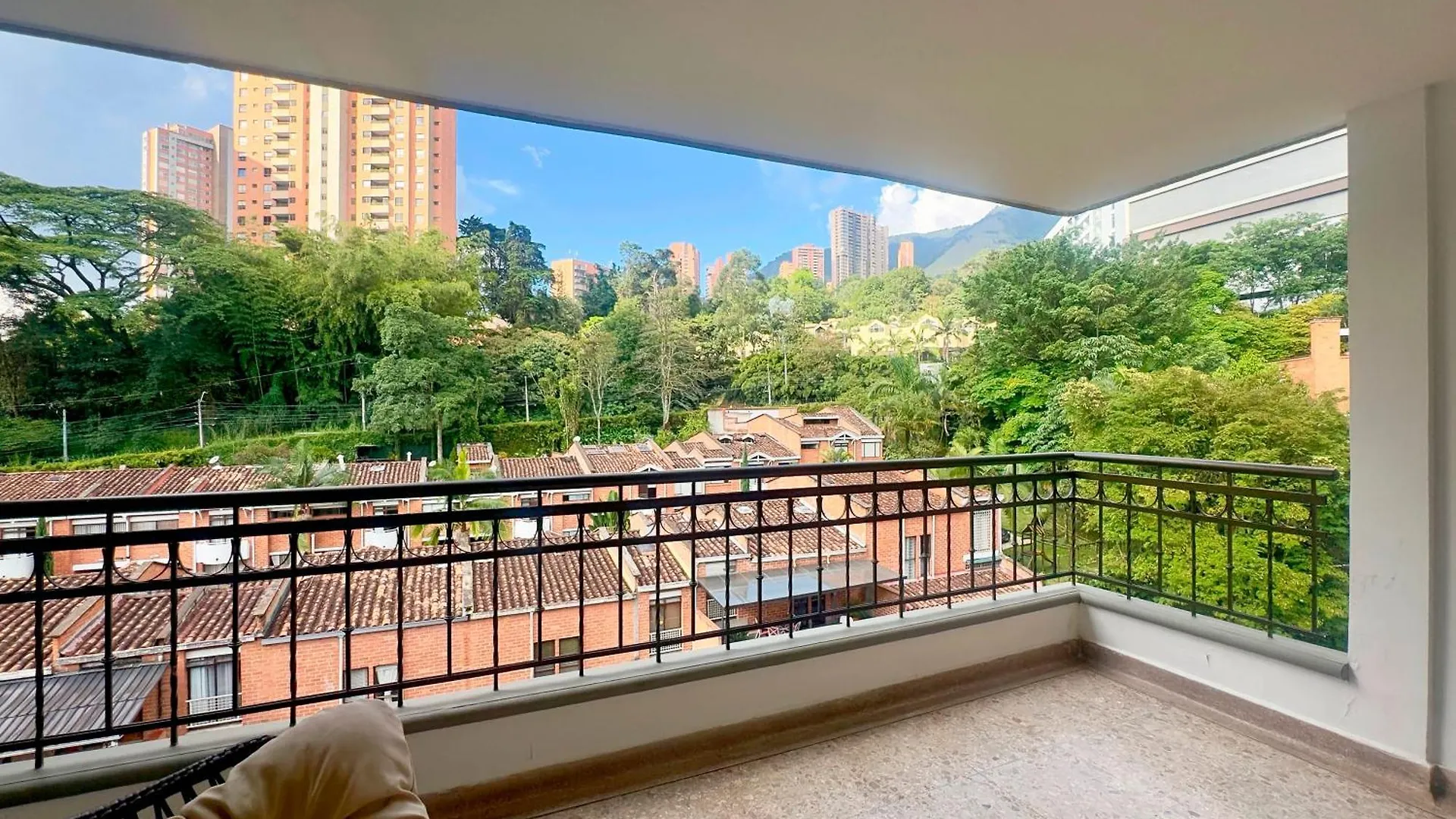 Apartamento 4Br 240 M Pool Next To El Tesoro Mall Medellín