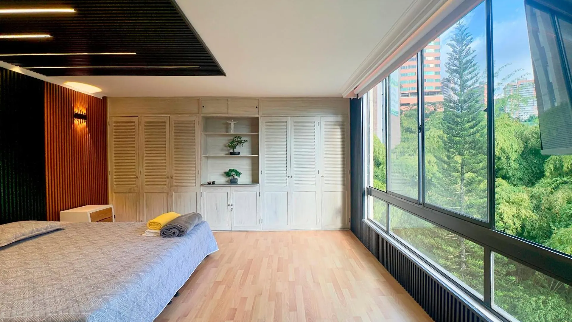 4Br 240 M Pool Next To El Tesoro Mall Medellín 0*,