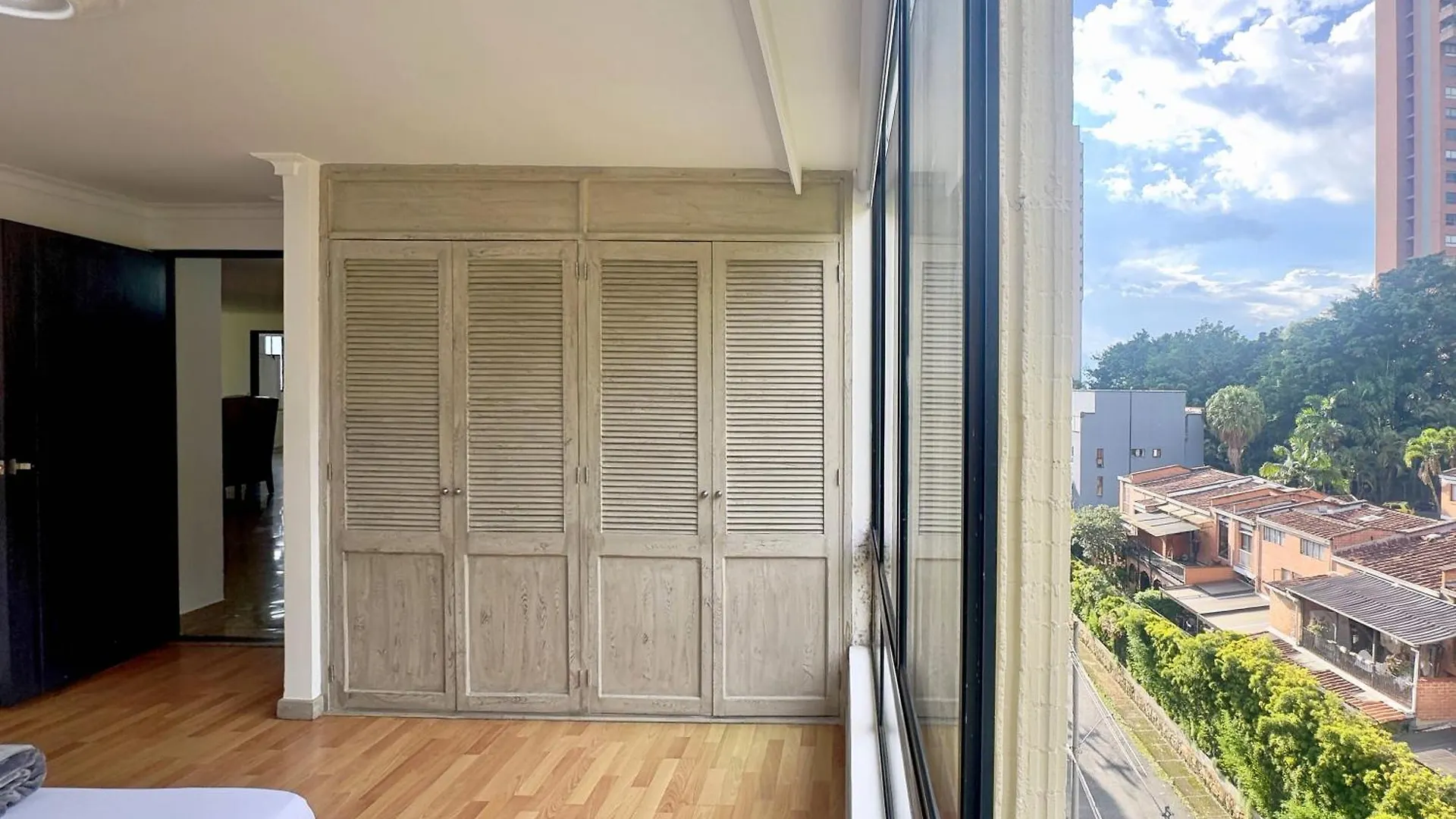 4Br 240 M Pool Next To El Tesoro Mall Medellín 0*,  Colombia