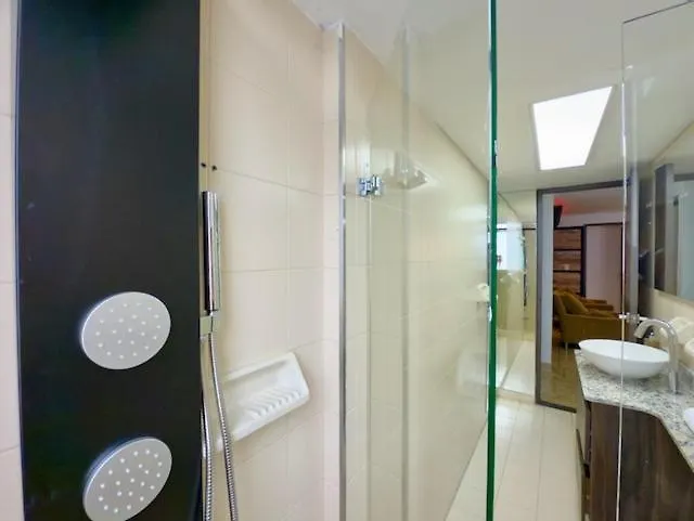 Apartmán 4Br 240 M Pool Next To El Tesoro Mall Medellín Kolumbie