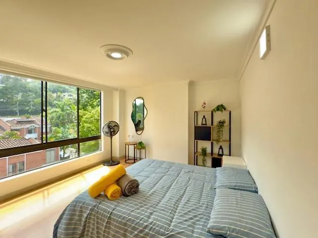 4Br 240 M Pool Next To El Tesoro Mall Medellín 0*,  Kolumbie