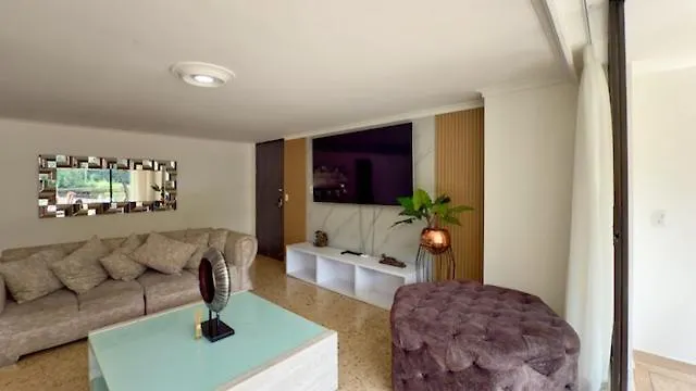 4Br 240 M Pool Next To El Tesoro Mall Medellín 0*,  Kolumbie