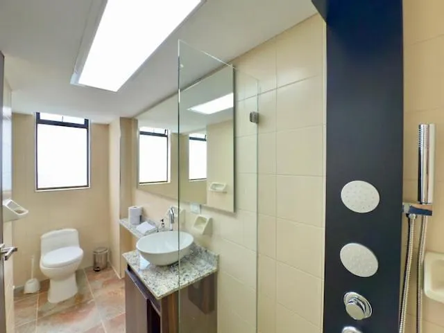 4Br 240 M Pool Next To El Tesoro Mall Medellín Apartmán
