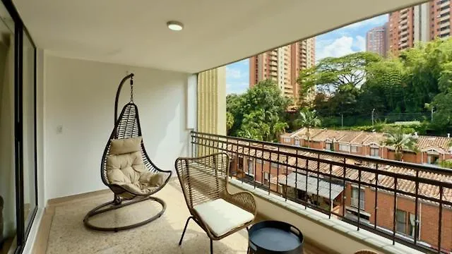 4Br 240 M Pool Next To El Tesoro Mall Medellín 0*,