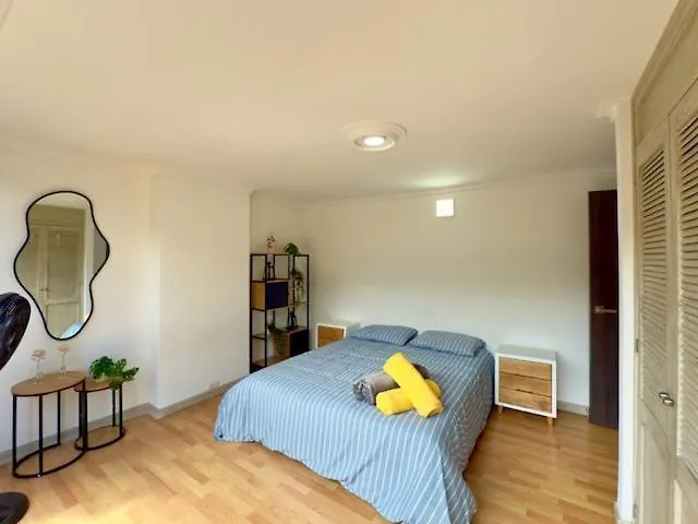 4Br 240 M Pool Next To El Tesoro Mall メデジン コロンビア