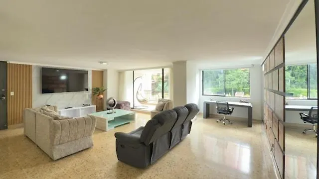 アパート 4Br 240 M Pool Next To El Tesoro Mall メデジン
