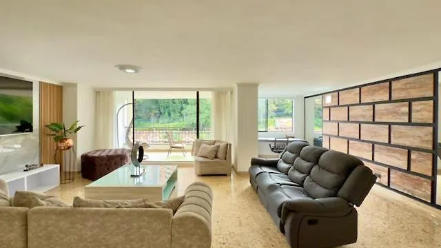 アパート 4Br 240 M Pool Next To El Tesoro Mall メデジン