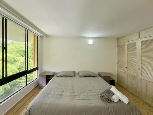 アパート 4Br 240 M Pool Next To El Tesoro Mall メデジン