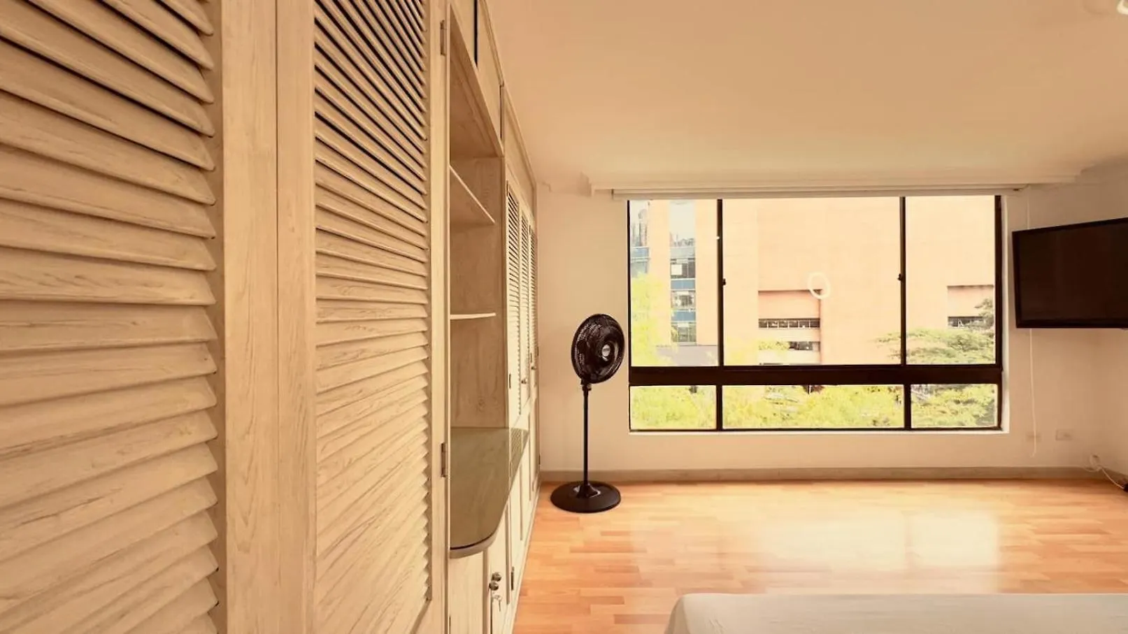 4Br 240 M Pool Next To El Tesoro Mall Medellin Apartment