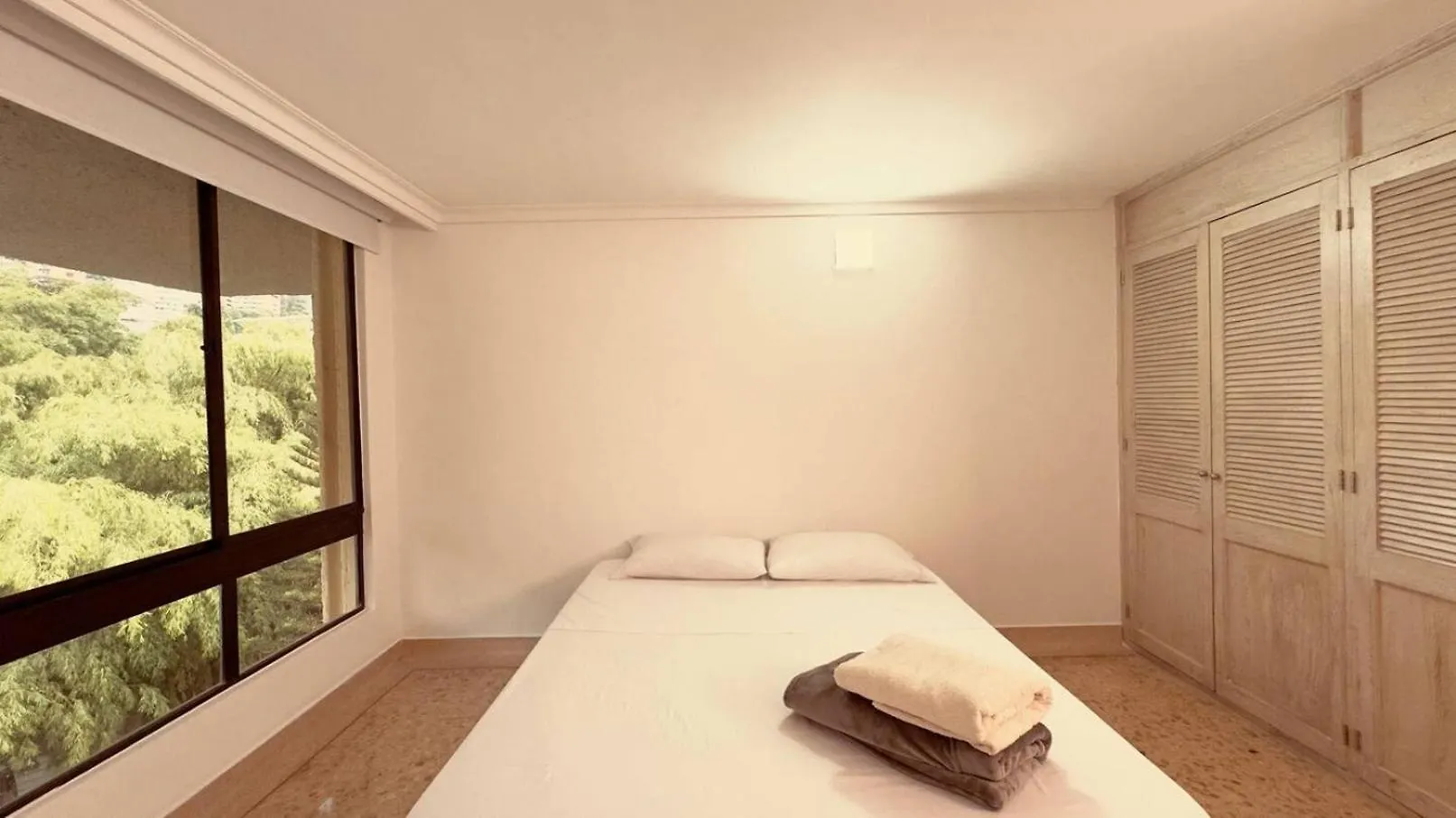 Apartment 4Br 240 M Pool Next To El Tesoro Mall Medellin Colombia