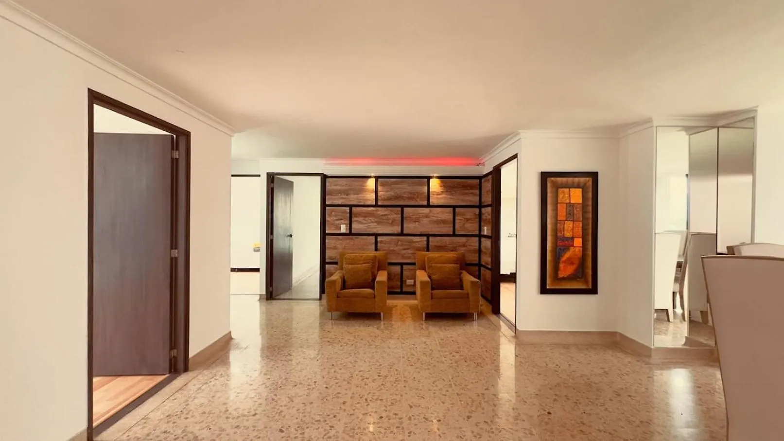 4Br 240 M Pool Next To El Tesoro Mall Medellin 0*,