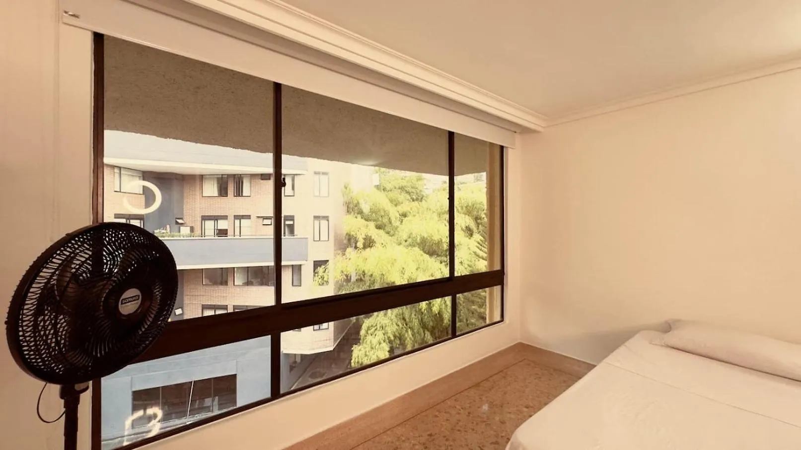 Apartment 4Br 240 M Pool Next To El Tesoro Mall Medellin