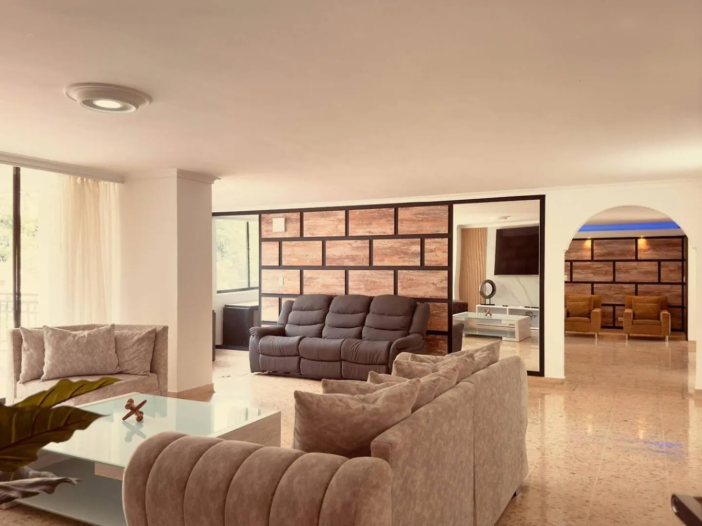 4Br 240 M Pool Next To El Tesoro Mall Medellin 0*,  Colombia