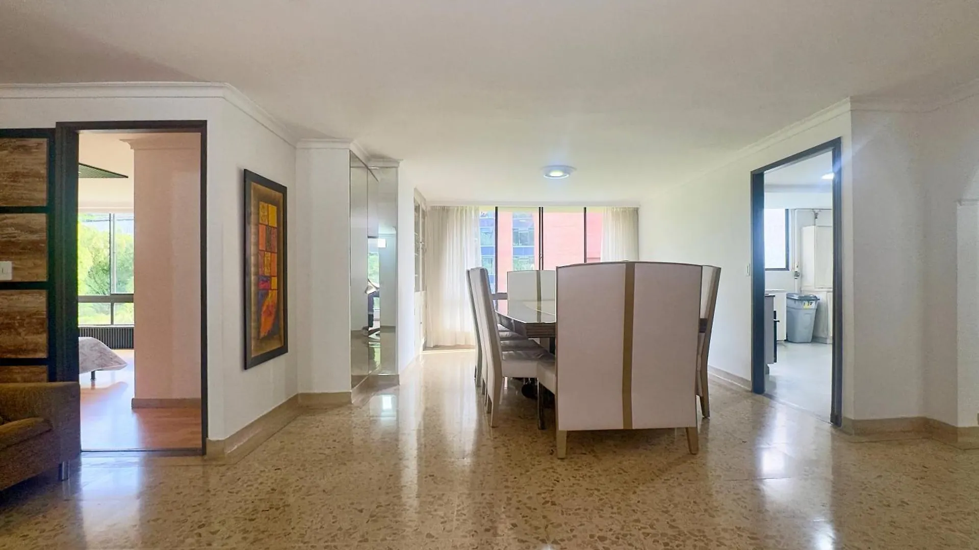Apartment 4Br 240 M Pool Next To El Tesoro Mall Medellin